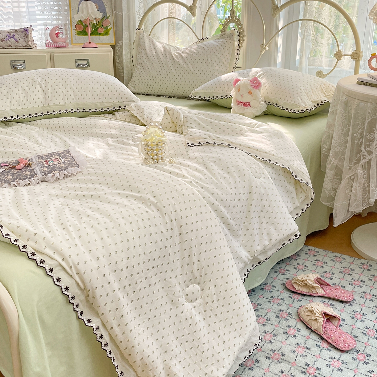 91家纺网 家纺一手货源 找家纺 康纳利 2026新款全棉花边夏被古法水洗云感棉空调被夏被四件套 春芽浅漾