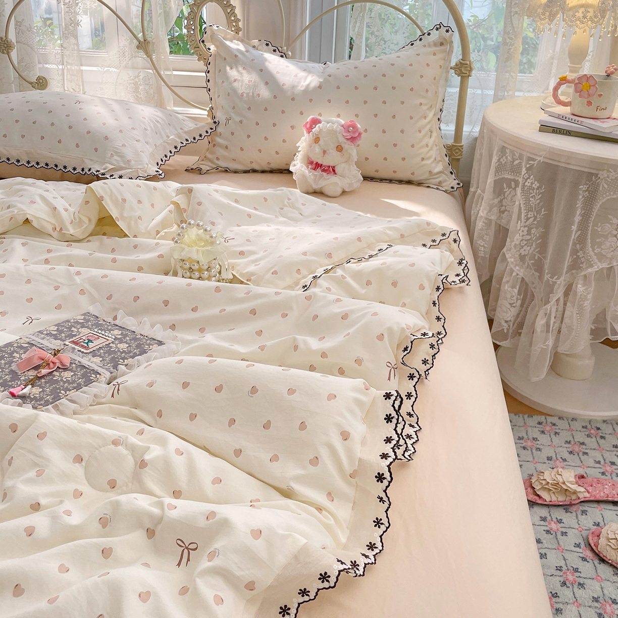 91家纺网 家纺一手货源 找家纺 康纳利 2026新款全棉花边夏被古法水洗云感棉空调被夏被四件套 蕾丝粉语