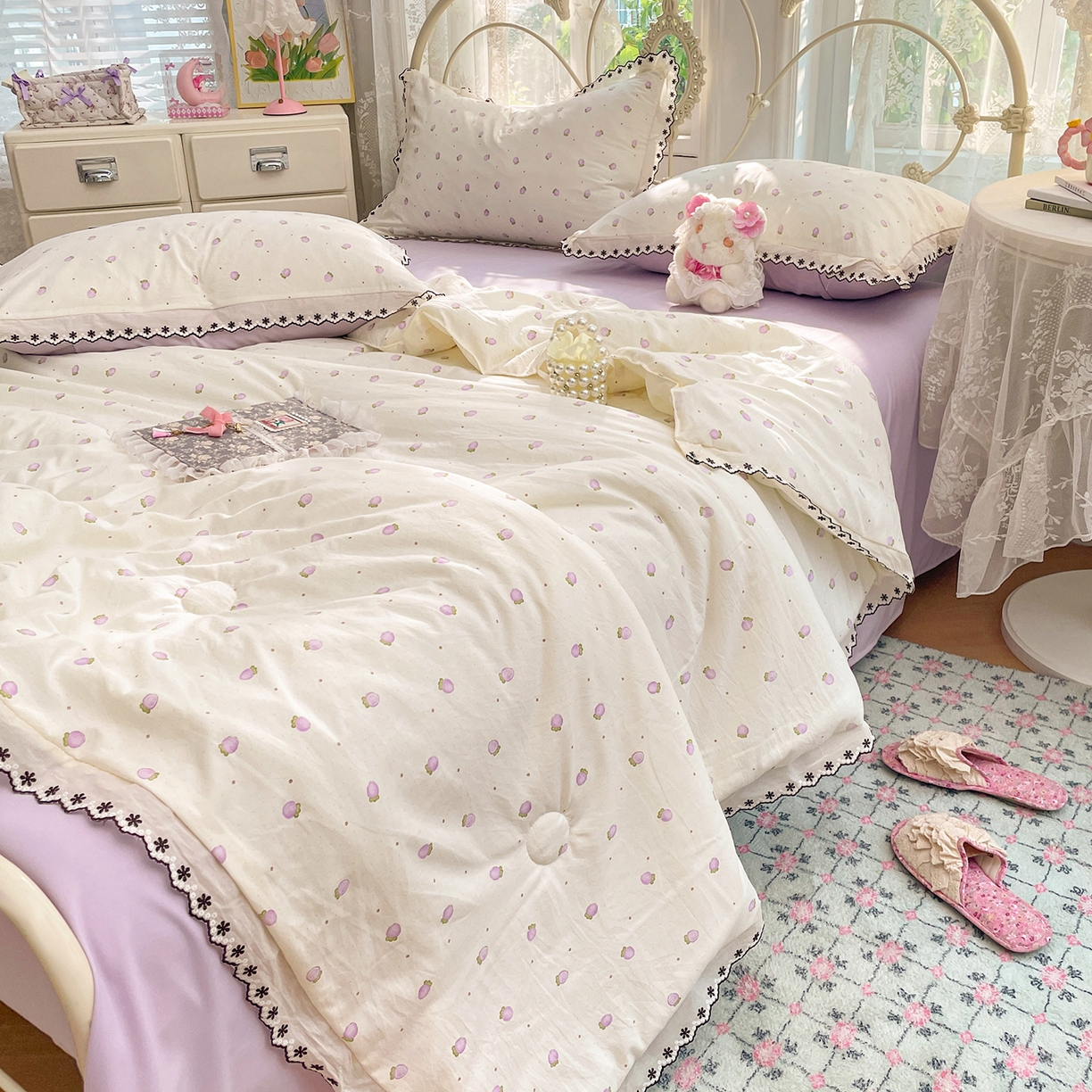 91家纺网 家纺一手货源 找家纺 康纳利 2026新款全棉花边夏被古法水洗云感棉空调被夏被四件套 粉紫绮梦