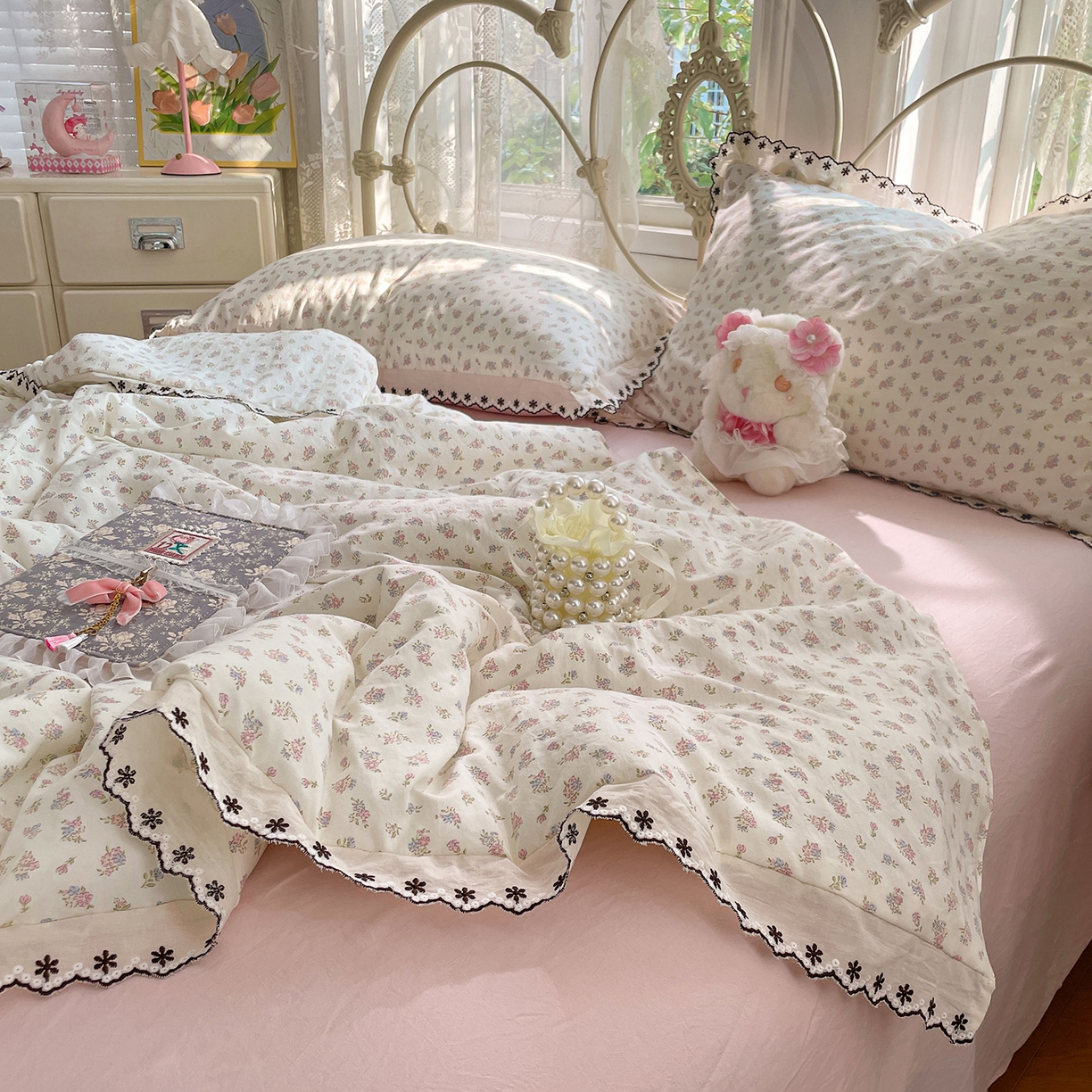 91家纺网 家纺一手货源 找家纺 康纳利 2026新款全棉花边夏被古法水洗云感棉空调被夏被四件套 粉樱漫语