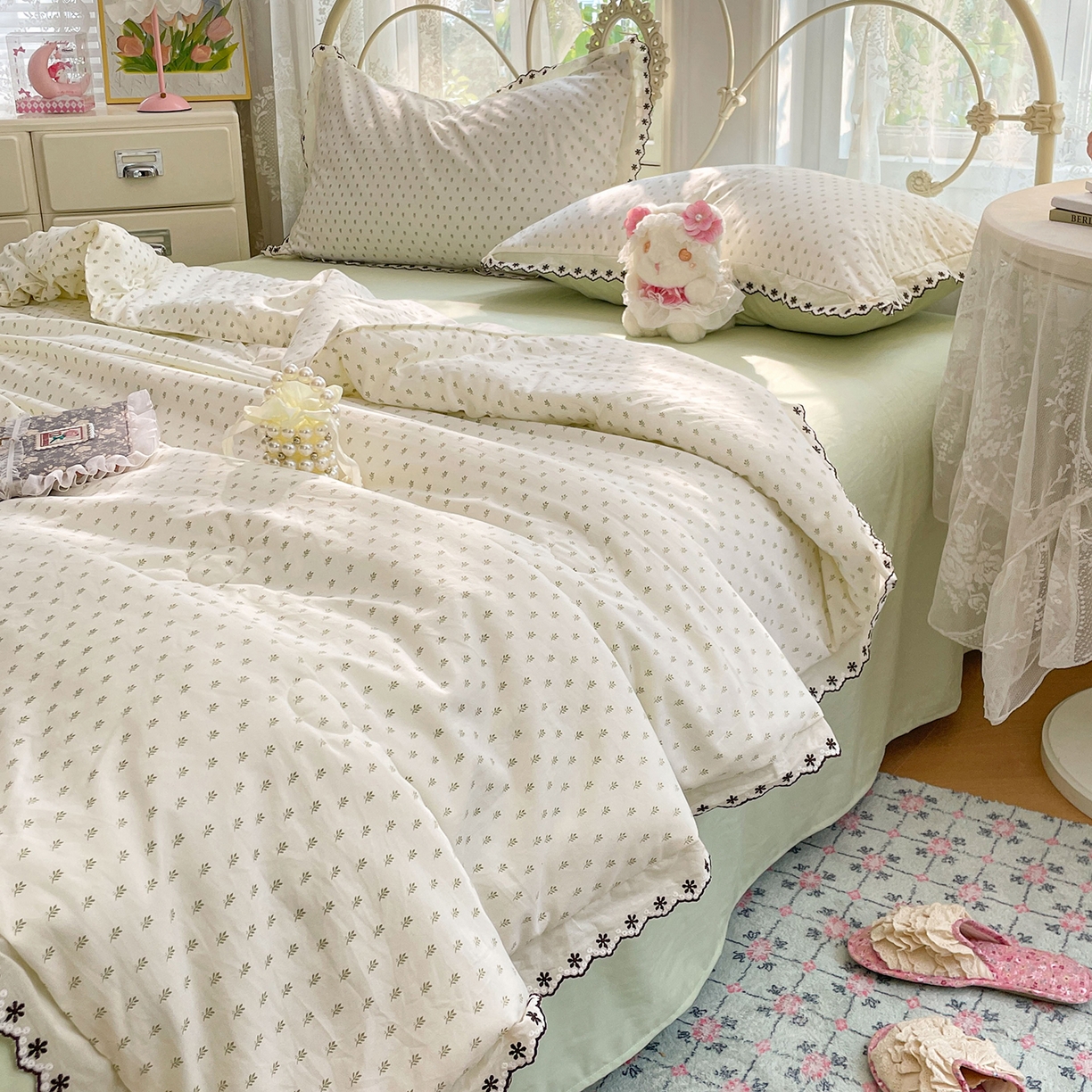 91家纺网 家纺一手货源 找家纺 康纳利 2026新款全棉花边夏被古法水洗云感棉空调被夏被四件套 春芽浅漾