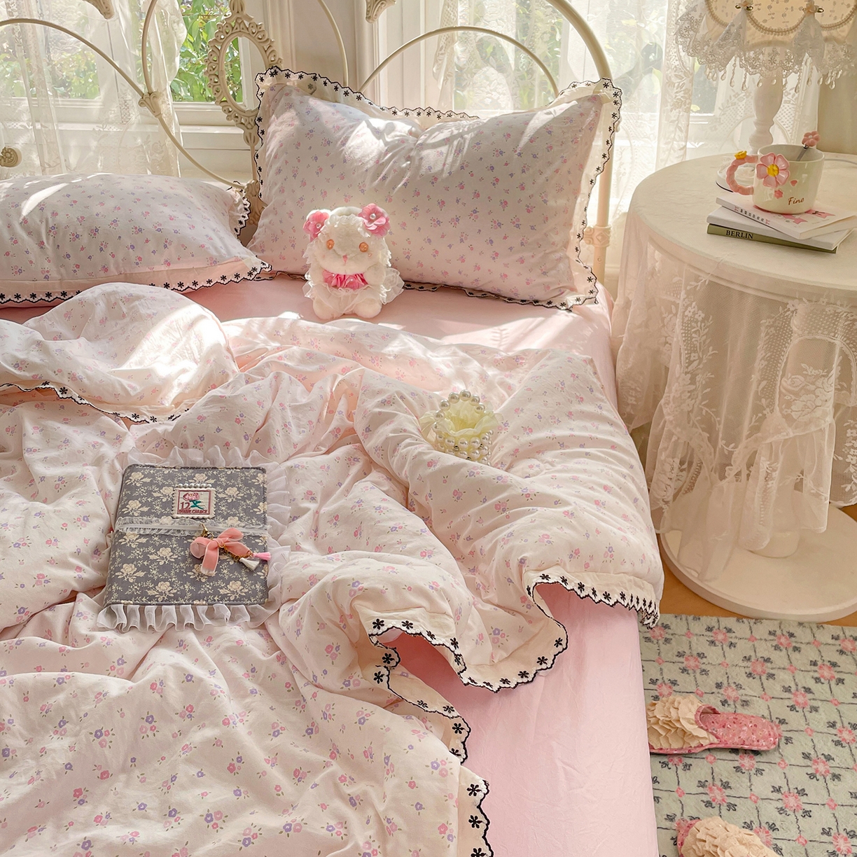 91家纺网 家纺一手货源 找家纺 康纳利 2026新款全棉花边夏被古法水洗云感棉空调被夏被四件套 花间浅梦