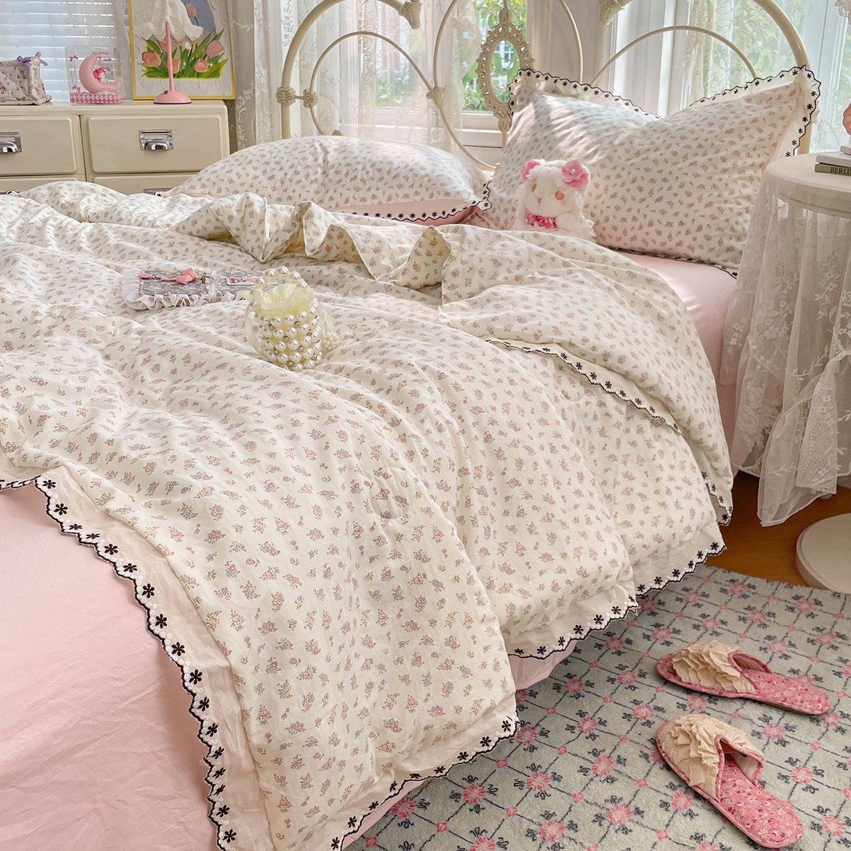 91家纺网 家纺一手货源 找家纺 康纳利 2026新款全棉花边夏被古法水洗云感棉空调被夏被四件套 粉樱漫语