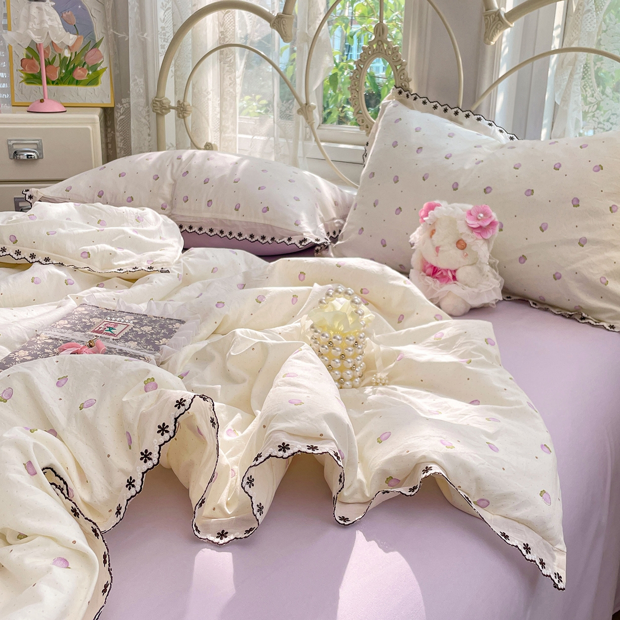 91家纺网 家纺一手货源 找家纺 康纳利 2026新款全棉花边夏被古法水洗云感棉空调被夏被四件套 粉紫绮梦