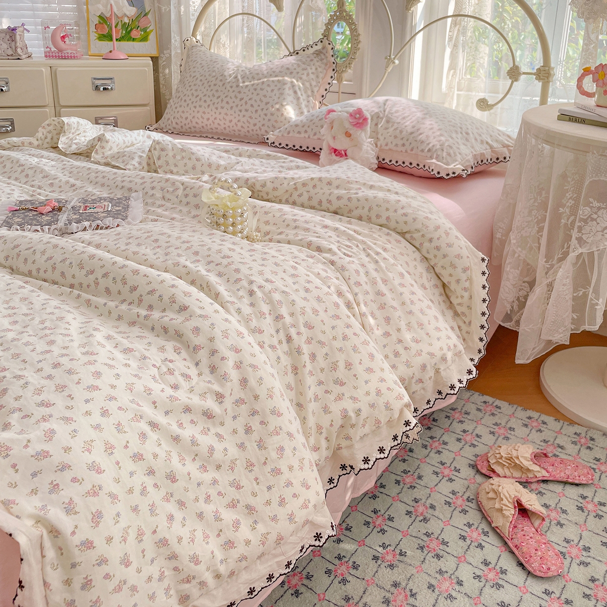 91家纺网 家纺一手货源 找家纺 康纳利 2026新款全棉花边夏被古法水洗云感棉空调被夏被四件套 粉樱漫语