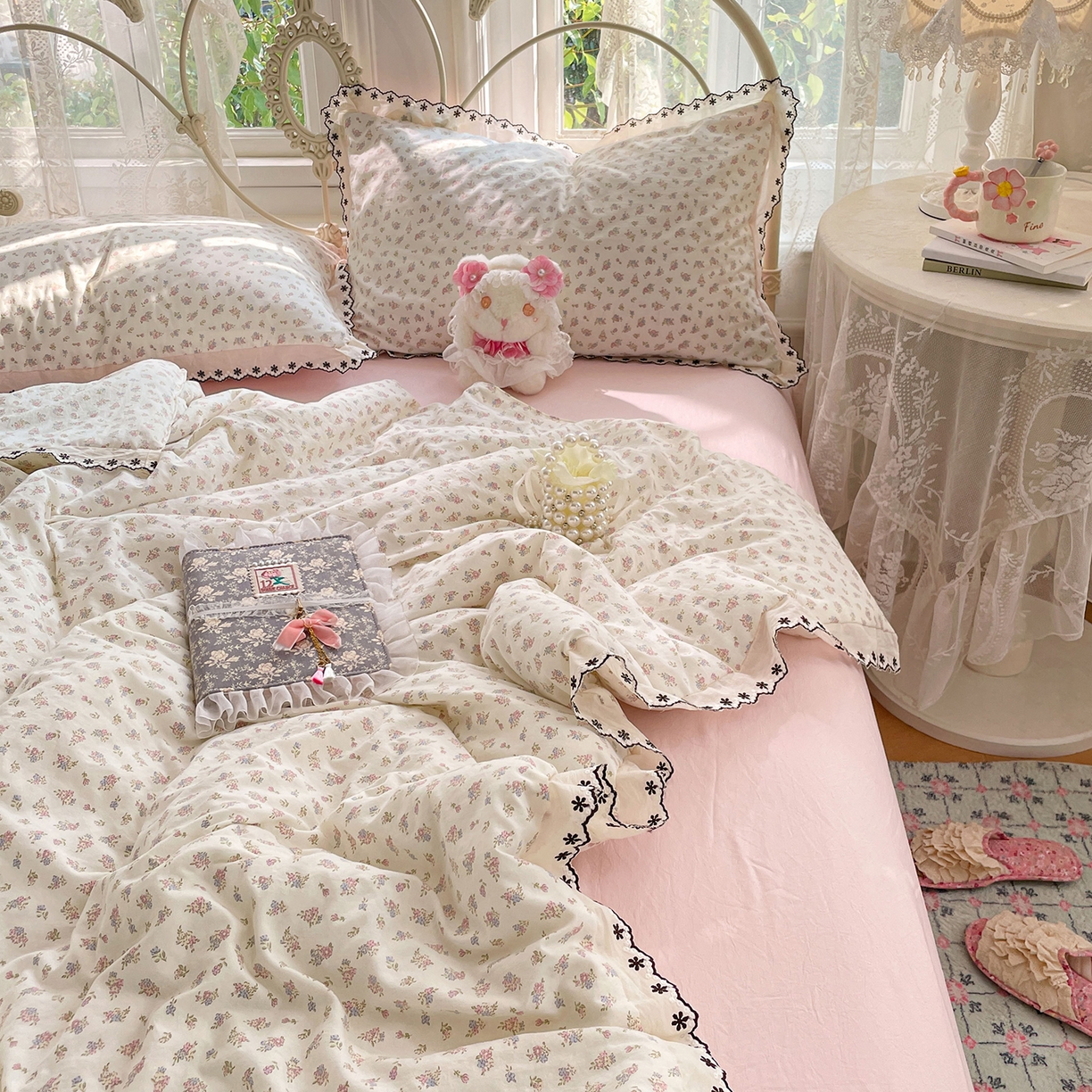 91家纺网 家纺一手货源 找家纺 康纳利 2026新款全棉花边夏被古法水洗云感棉空调被夏被四件套 粉樱漫语