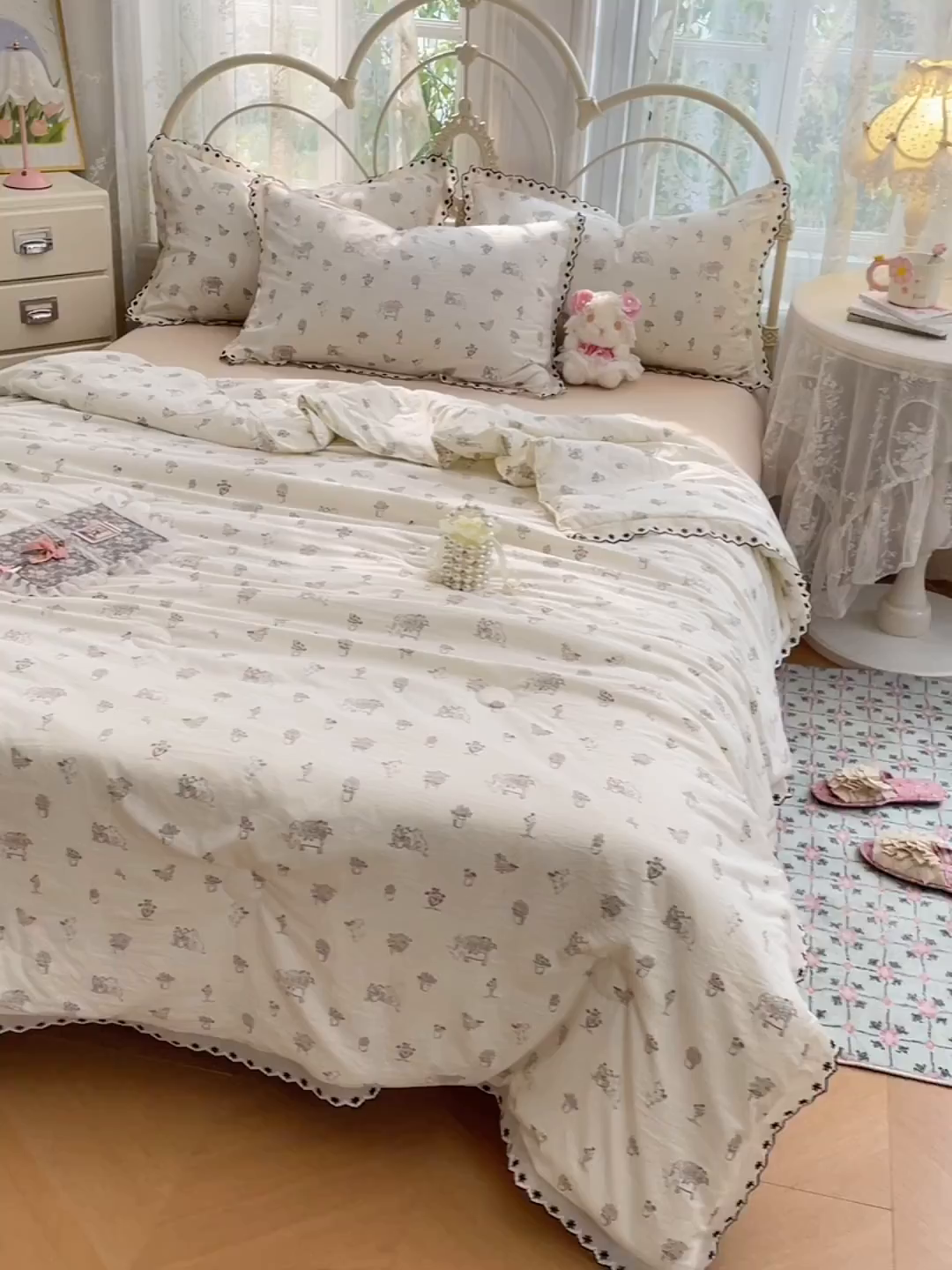 91家纺网 家纺一手货源 找家纺 康纳利 2026新款全棉花边夏被古法水洗云感棉空调被夏被四件套 浅草花语