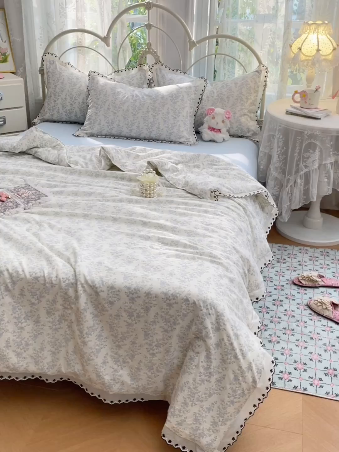 91家纺网 家纺一手货源 找家纺 康纳利 2026新款全棉花边夏被古法水洗云感棉空调被夏被四件套 蕾丝蓝韵