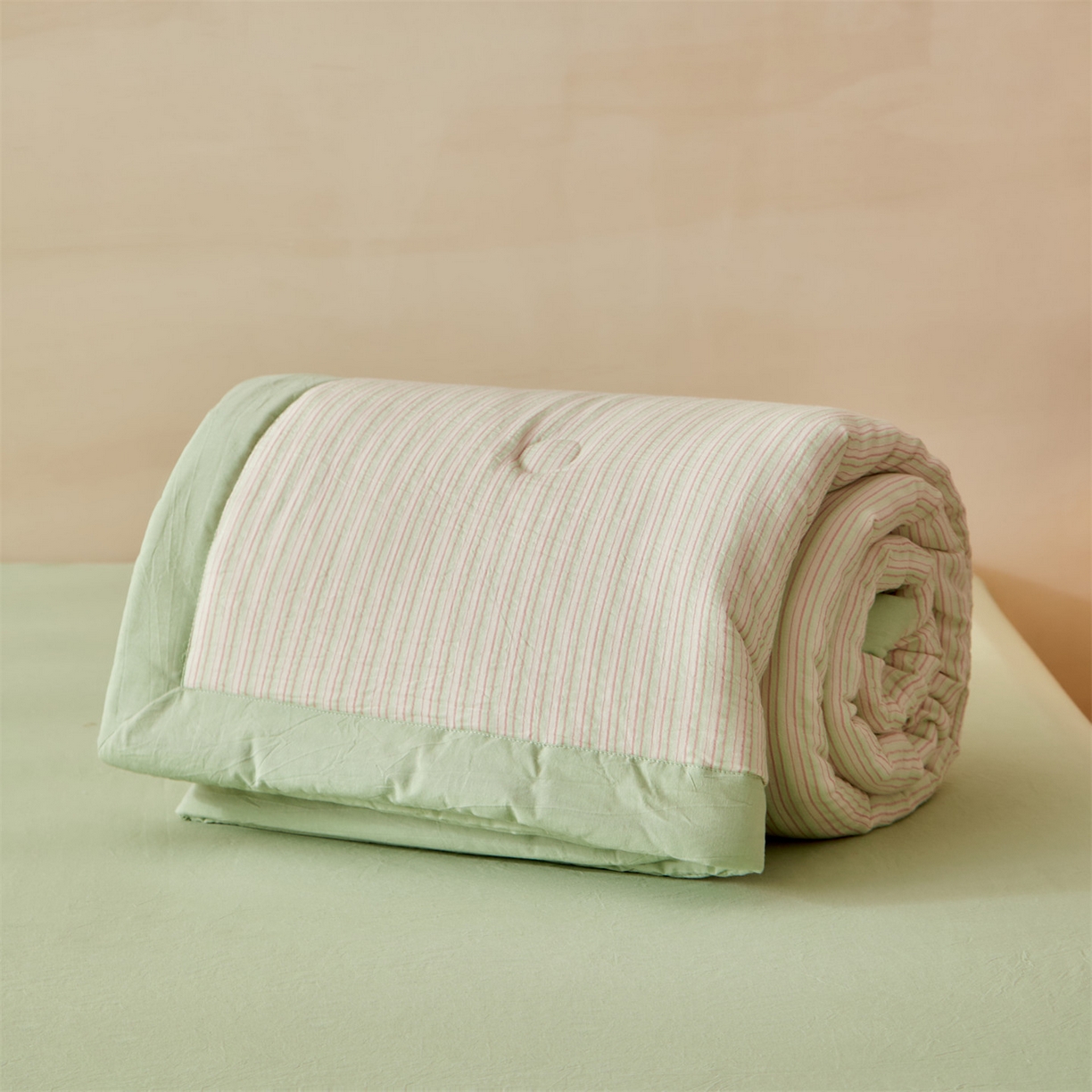 91家纺网 家纺一手货源 找家纺 恬思语家纺 2026春夏新款棉麻竖条大豆夏被夏凉被空调被素锦系列 素锦-绿