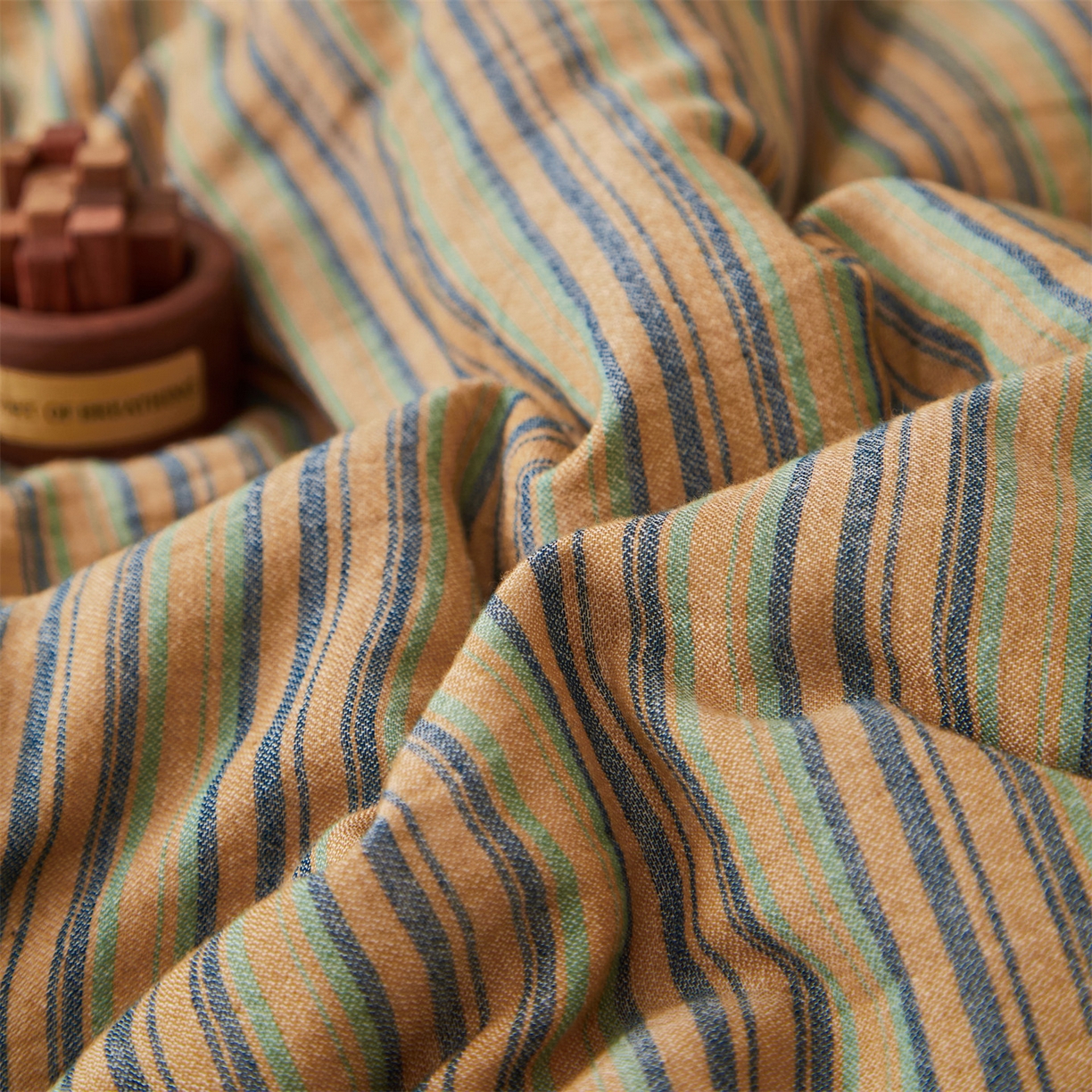 91家纺网 家纺一手货源 找家纺 恬思语家纺 2026春夏新款棉麻竖条大豆夏被夏凉被空调被素锦系列 素锦-橙