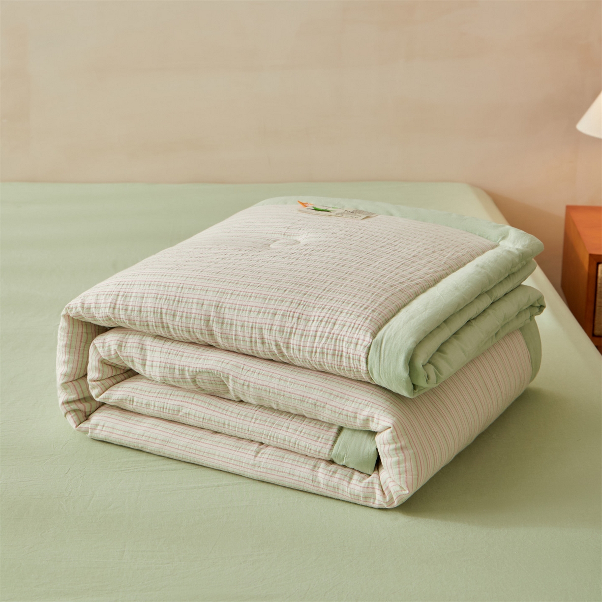 91家纺网 家纺一手货源 找家纺 恬思语家纺 2026春夏新款棉麻竖条大豆夏被夏凉被空调被素锦系列 素锦-绿