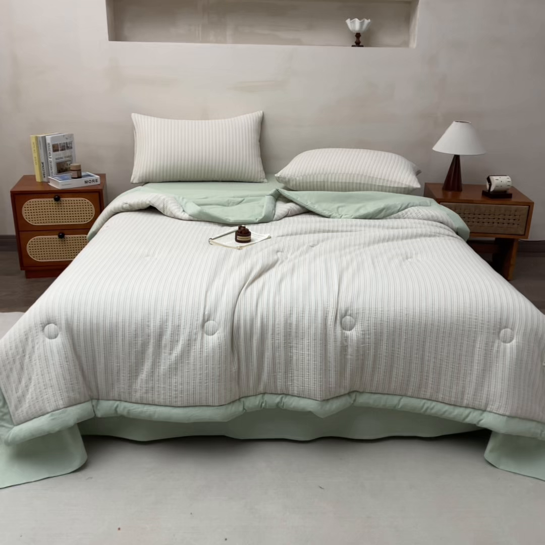91家纺网 家纺一手货源 找家纺 恬思语家纺 2026春夏新款棉麻竖条大豆夏被夏凉被空调被素锦系列 素锦-绿