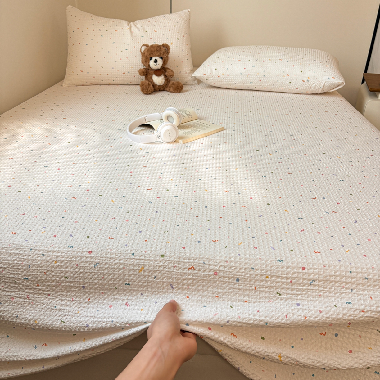 91家纺网 家纺一手货源 找家纺 居眠 2026新款全棉印花华夫格床单 彩带条