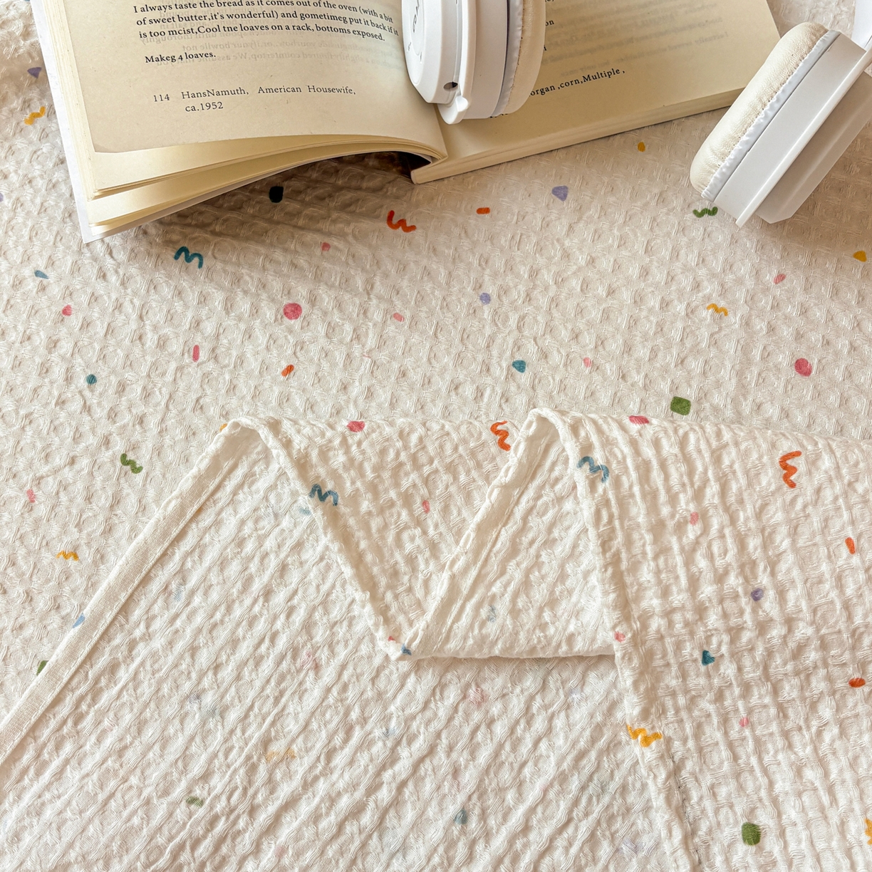 91家纺网 家纺一手货源 找家纺 居眠 2026新款全棉印花华夫格床单 彩带条