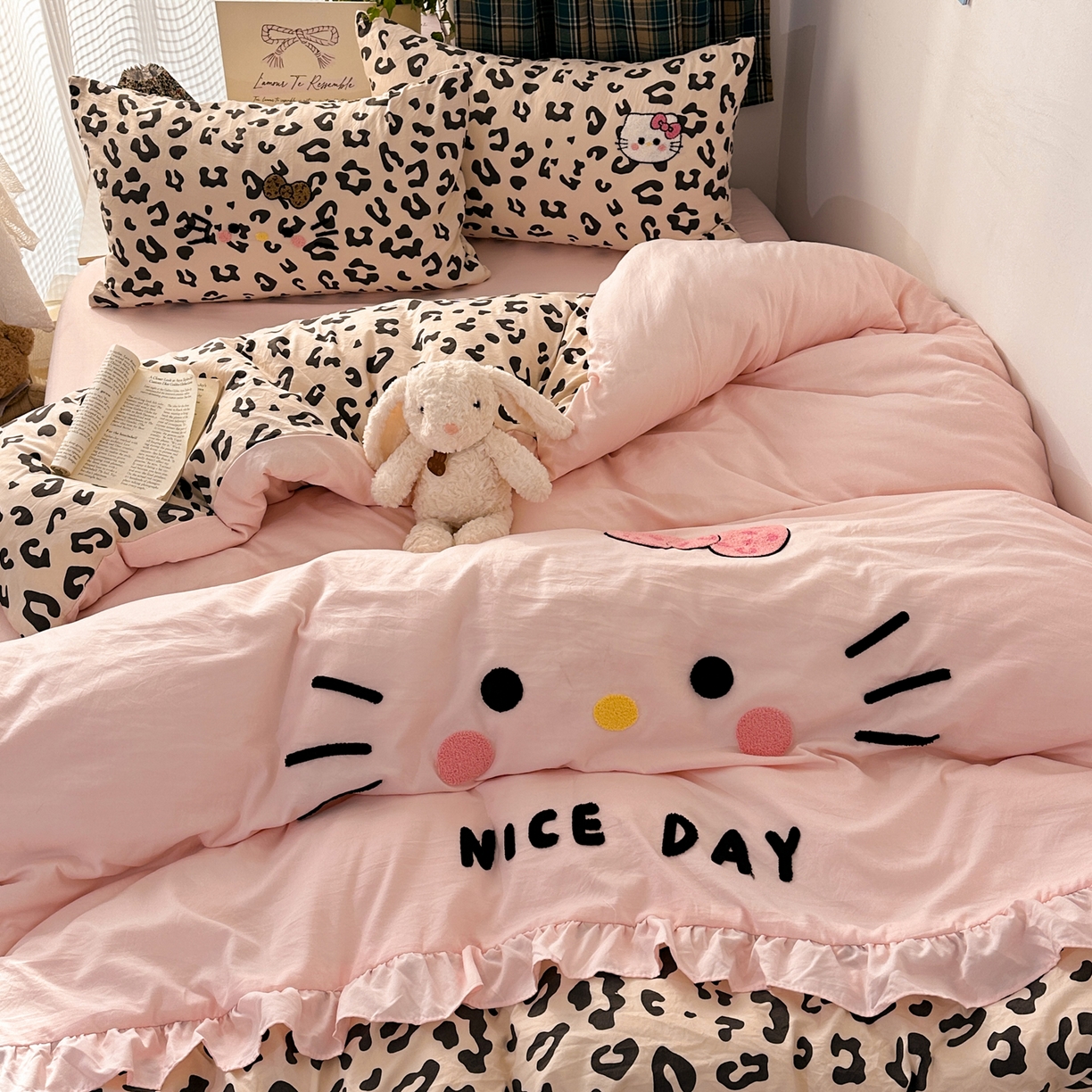 91家纺网 家纺一手货源 找家纺 （总）老K (原美阁） 2026新款荷叶边豹纹KT猫毛巾绣四件套