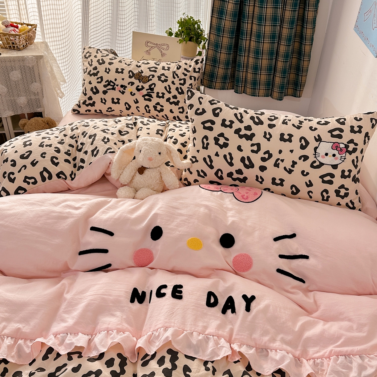 91家纺网 家纺一手货源 找家纺 （总）老K (原美阁） 2026新款荷叶边豹纹KT猫毛巾绣四件套