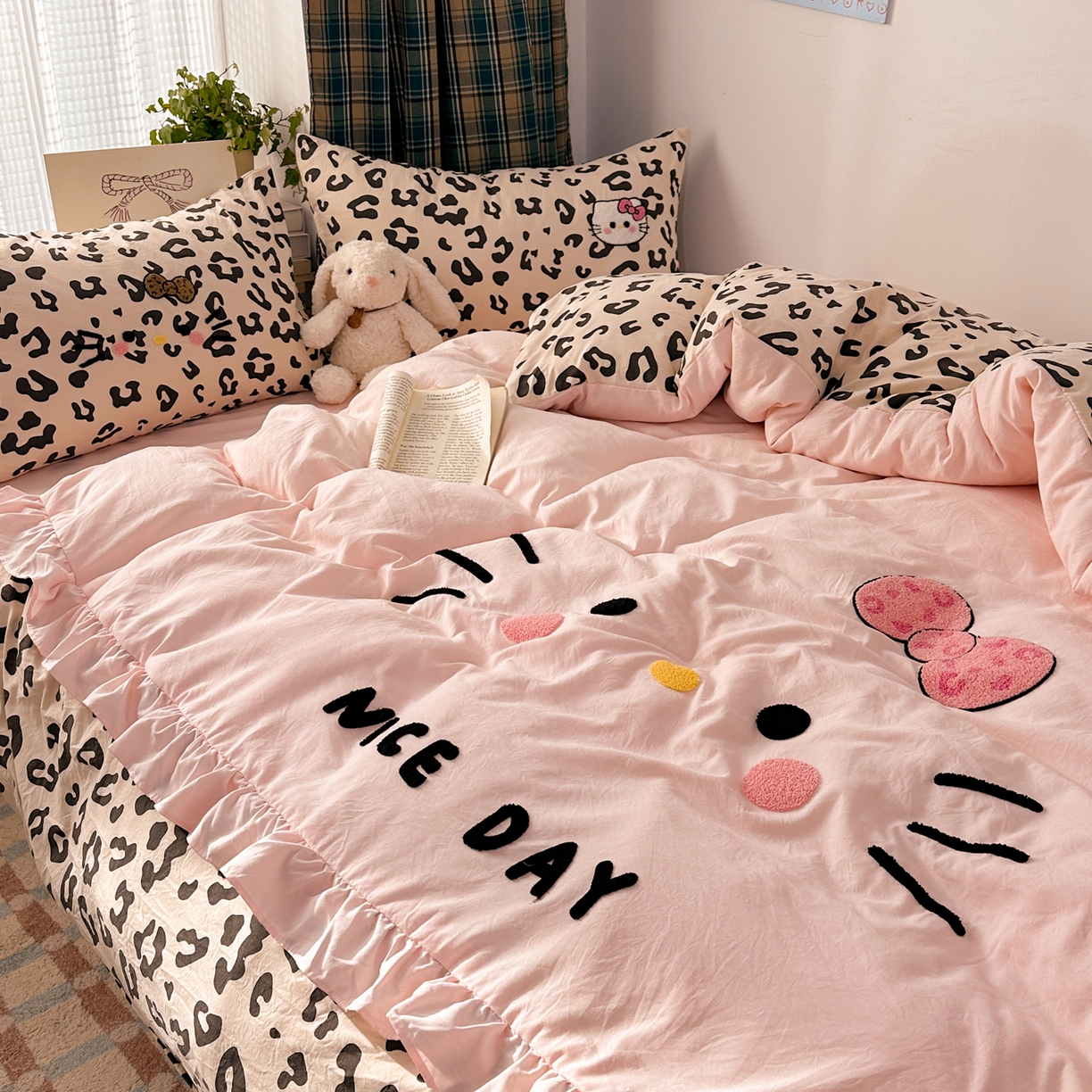 91家纺网 家纺一手货源 找家纺 （总）老K (原美阁） 2026新款荷叶边豹纹KT猫毛巾绣四件套