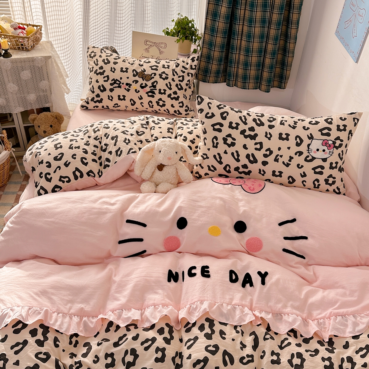 91家纺网 家纺一手货源 找家纺 （总）老K (原美阁） 2026新款荷叶边豹纹KT猫毛巾绣四件套