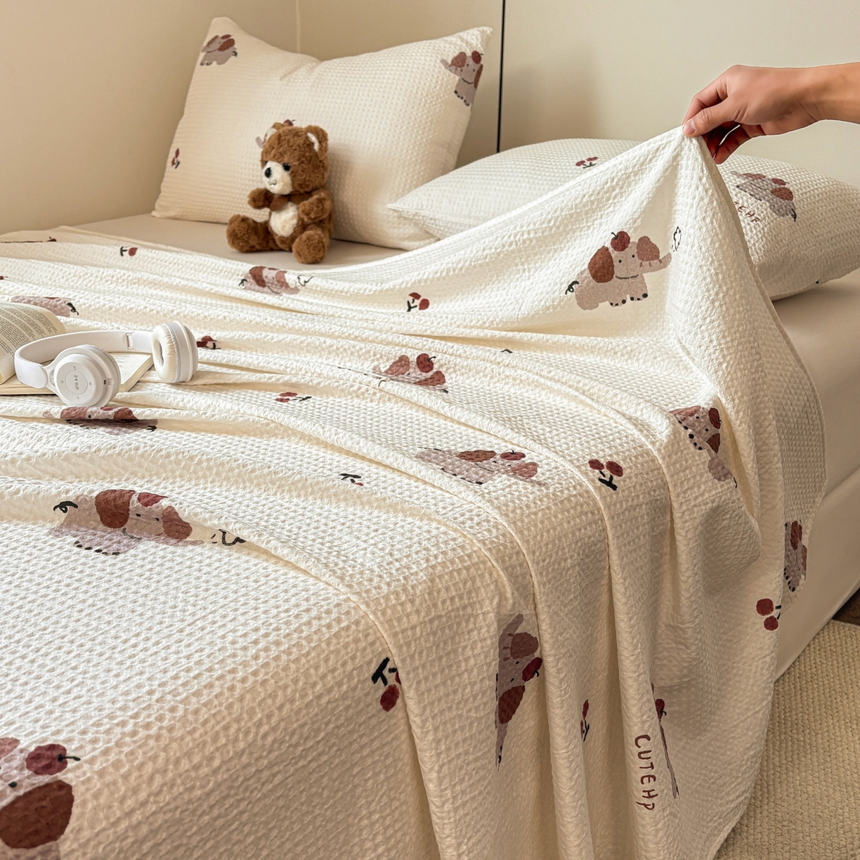 91家纺网 家纺一手货源 找家纺 居眠 2026新款全棉印花华夫格床单 樱桃小象