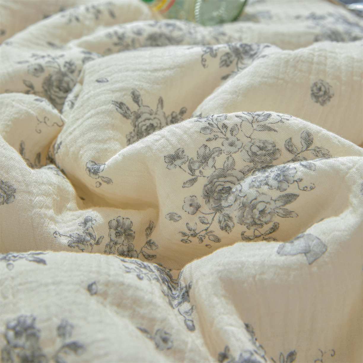 91家纺网 家纺一手货源 找家纺 恬思语家纺 2026春夏新款里外全棉皱皱纱印花棉花夏被夏凉被空调被 醉花语