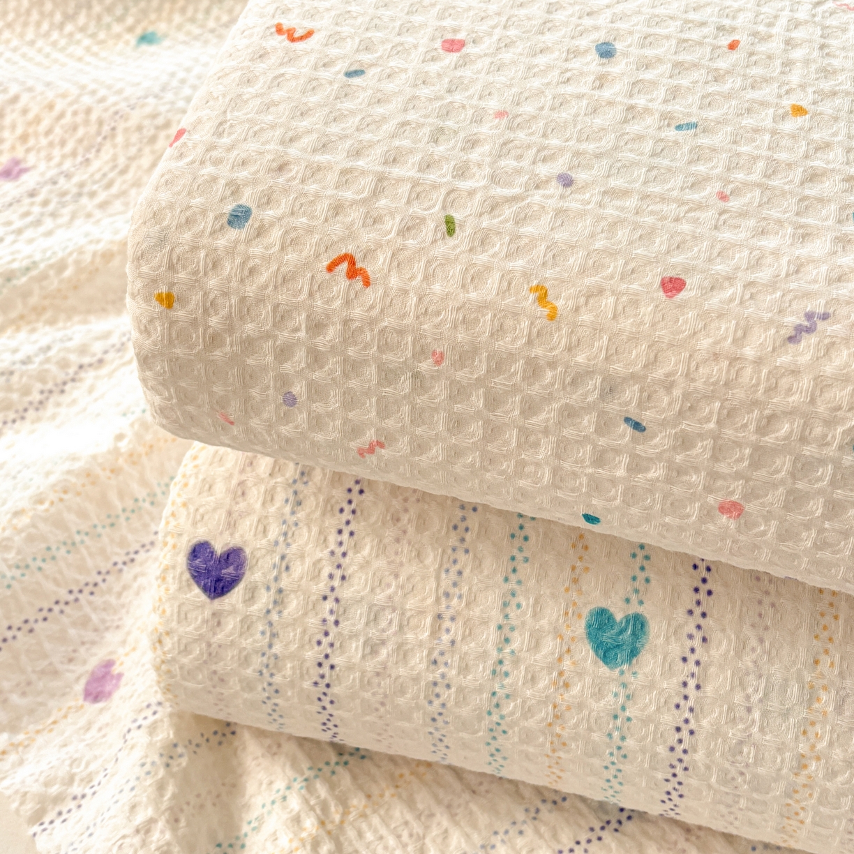 91家纺网 家纺一手货源 找家纺 居眠 2026新款全棉印花华夫格床单 组合叠拍