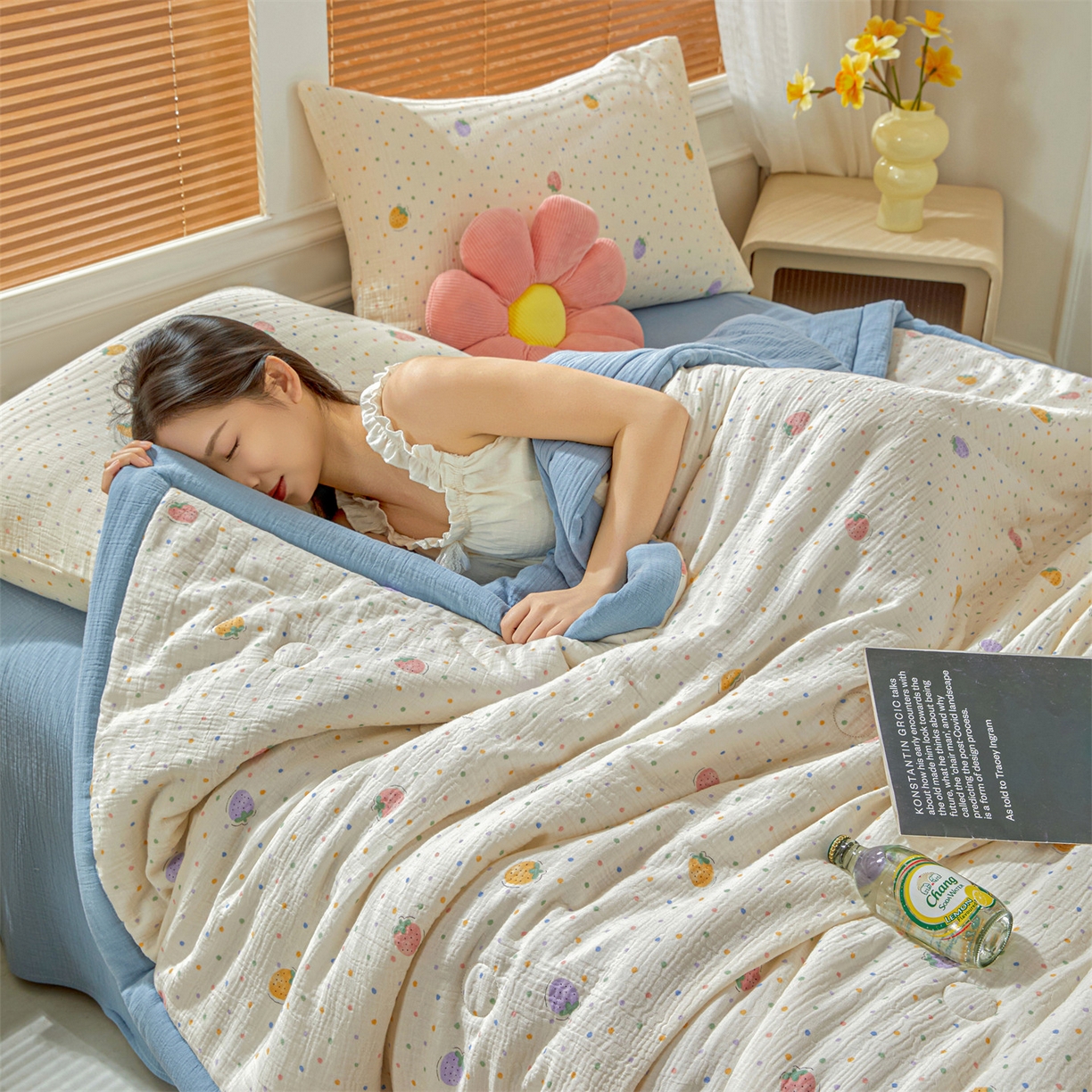 91家纺网 家纺一手货源 找家纺 恬思语家纺 2026春夏新款里外全棉皱皱纱印花棉花夏被夏凉被空调被 缤纷草莓