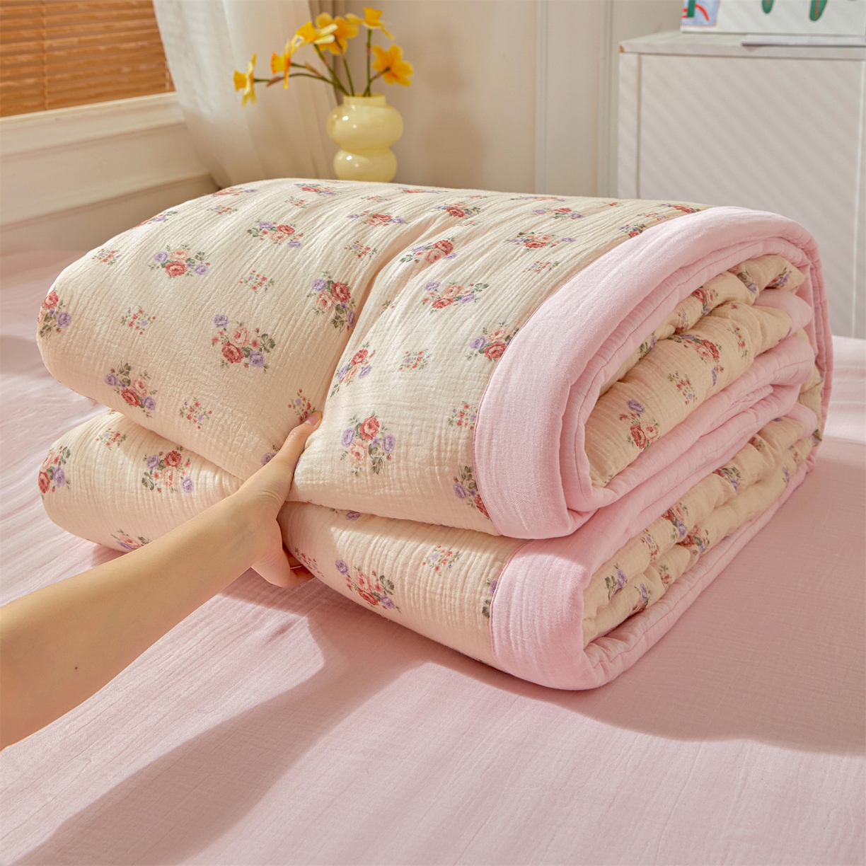 91家纺网 家纺一手货源 找家纺 恬思语家纺 2026春夏新款里外全棉皱皱纱印花棉花夏被夏凉被空调被 花夕粉