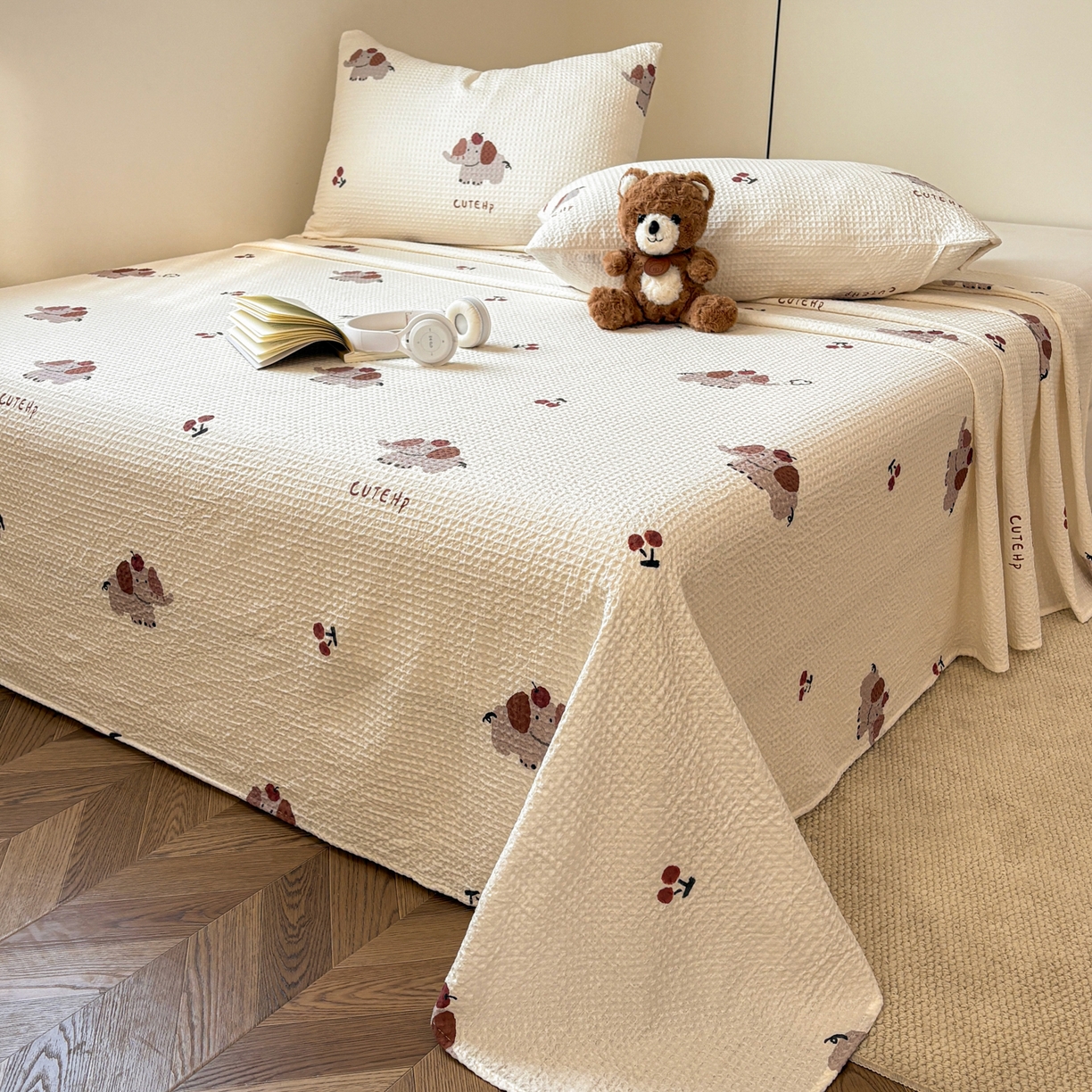 91家纺网 家纺一手货源 找家纺 居眠 2026新款全棉印花华夫格床单 樱桃小象