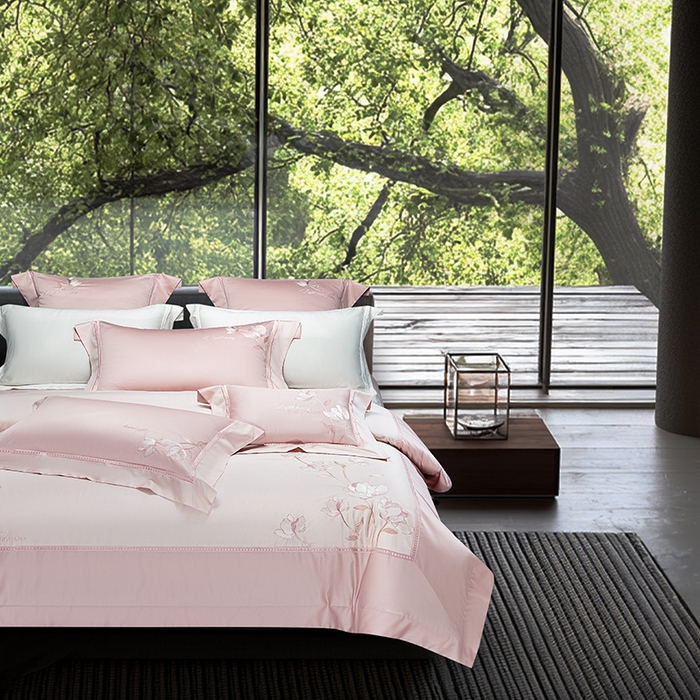 91家纺网 家纺一手货源 找家纺 诗黛尔家纺 2026春夏新款长绒棉刺绣四件套 叶澜居系列 叶澜居-落樱粉