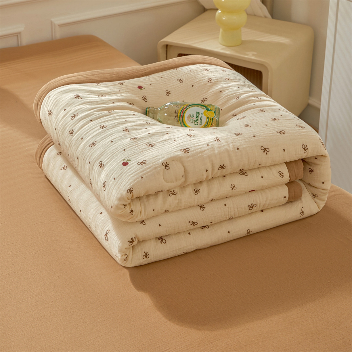 91家纺网 家纺一手货源 找家纺 恬思语家纺 2026春夏新款里外全棉皱皱纱印花棉花夏被夏凉被空调被 同心结