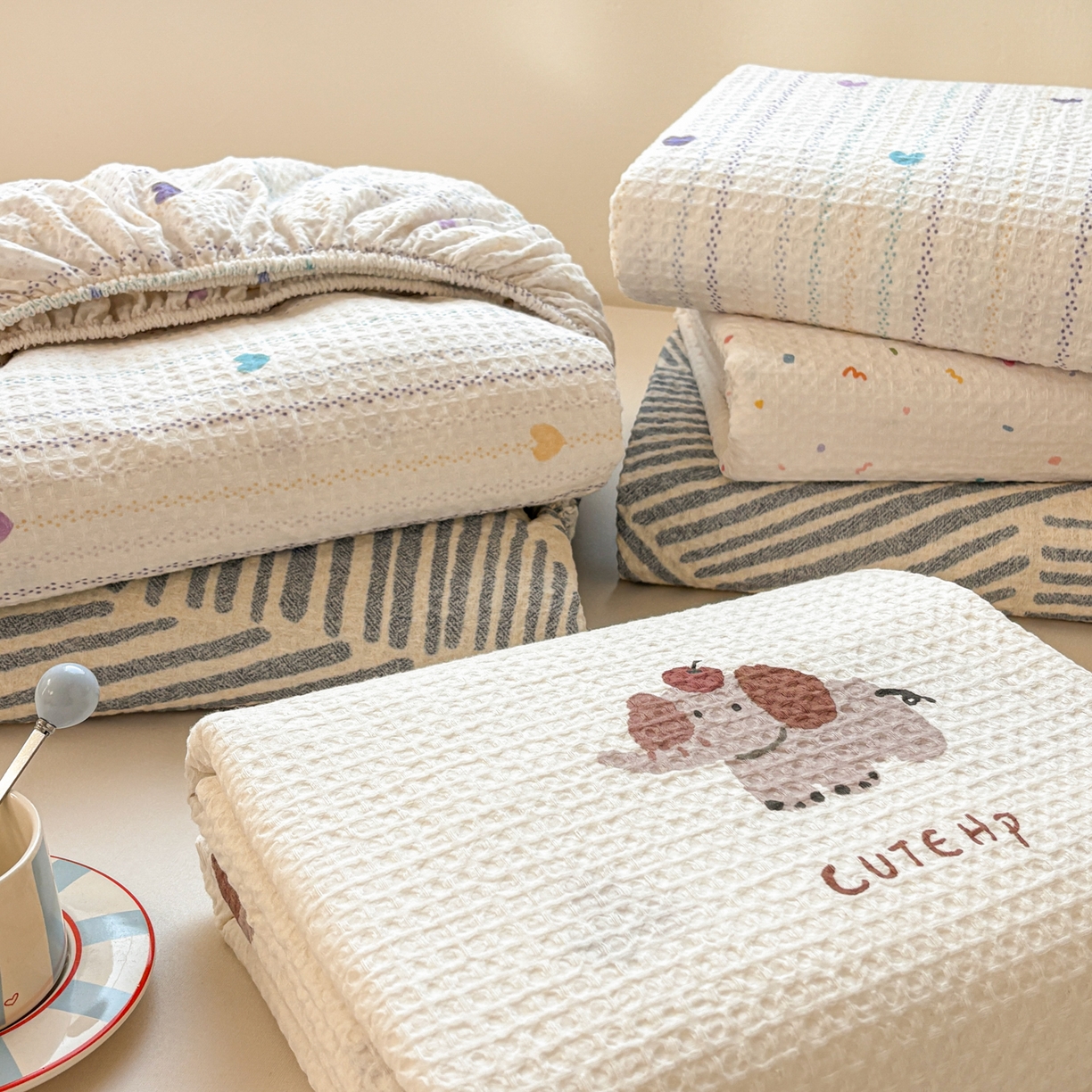 91家纺网 家纺一手货源 找家纺 居眠 2026新款全棉印花华夫格床单 组合叠拍