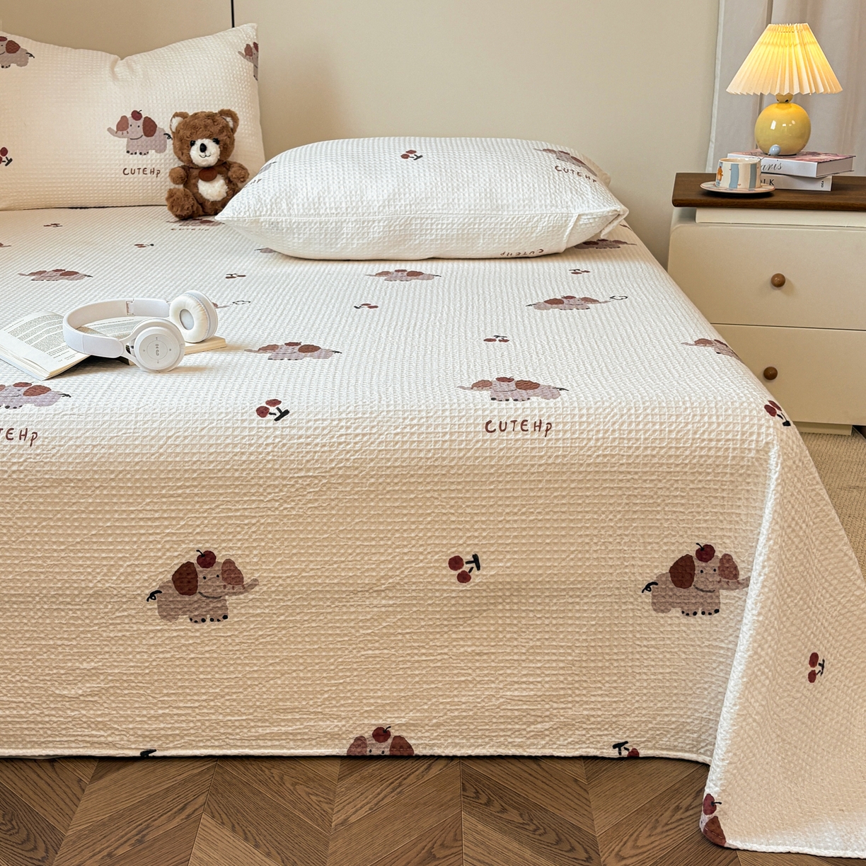 91家纺网 家纺一手货源 找家纺 居眠 2026新款全棉印花华夫格床单 樱桃小象