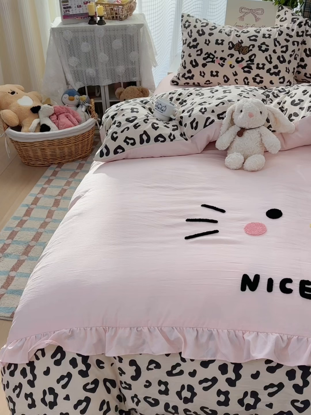 91家纺网 家纺一手货源 找家纺 （总）老K (原美阁） 2026新款荷叶边豹纹KT猫毛巾绣四件套