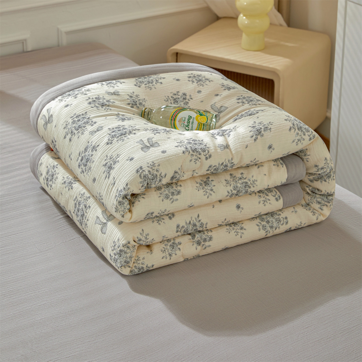 91家纺网 家纺一手货源 找家纺 恬思语家纺 2026春夏新款里外全棉皱皱纱印花棉花夏被夏凉被空调被 醉花语