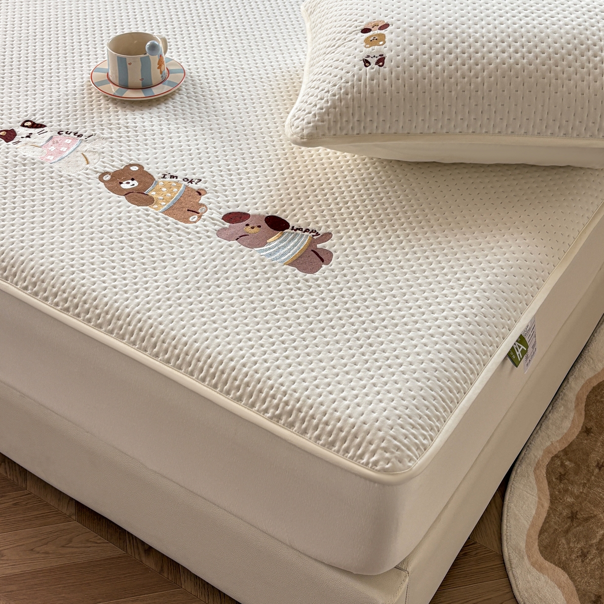 91家纺网 家纺一手货源 找家纺 居眠 2026新款卡通刺绣夹棉童话乐园防水床笠 童话乐园-白