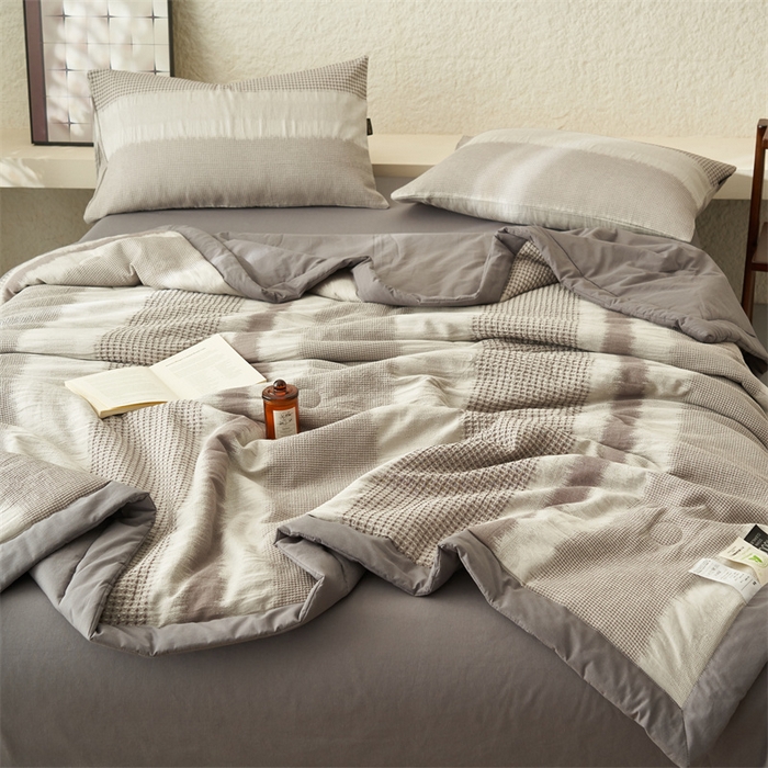 91家纺网 家纺一手货源 找家纺 恬思语家纺 2026春夏新款A类全棉色织大提花棉花夏凉被空调被夏被 洛川-灰