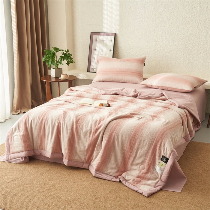 91家纺网 家纺一手货源 找家纺 恬思语家纺 2026春夏新款A类全棉色织大提花棉花夏凉被空调被夏被 西雅-粉