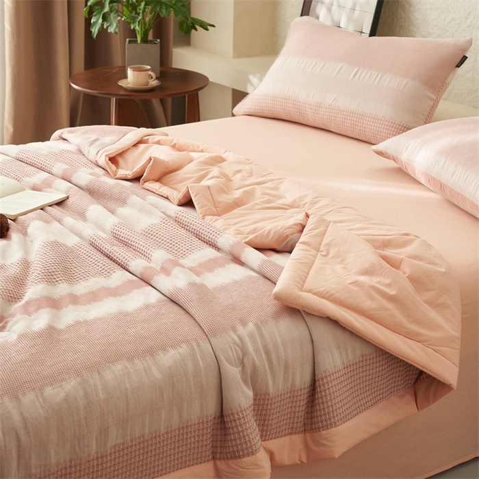 91家纺网 家纺一手货源 找家纺 恬思语家纺 2026春夏新款A类全棉色织大提花棉花夏凉被空调被夏被 洛川-粉