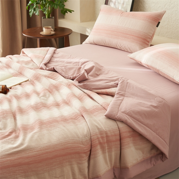 91家纺网 家纺一手货源 找家纺 恬思语家纺 2026春夏新款A类全棉色织大提花棉花夏凉被空调被夏被 西雅-粉