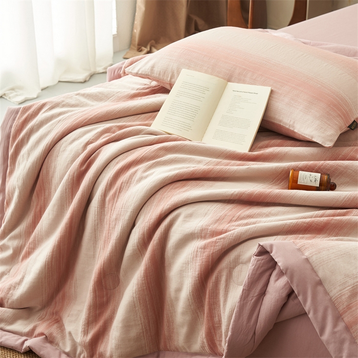 91家纺网 家纺一手货源 找家纺 恬思语家纺 2026春夏新款A类全棉色织大提花棉花夏凉被空调被夏被 西雅-粉