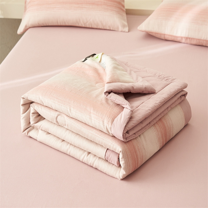 91家纺网 家纺一手货源 找家纺 恬思语家纺 2026春夏新款A类全棉色织大提花棉花夏凉被空调被夏被 西雅-粉