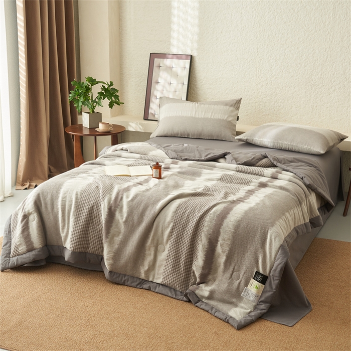 91家纺网 家纺一手货源 找家纺 恬思语家纺 2026春夏新款A类全棉色织大提花棉花夏凉被空调被夏被 洛川-灰