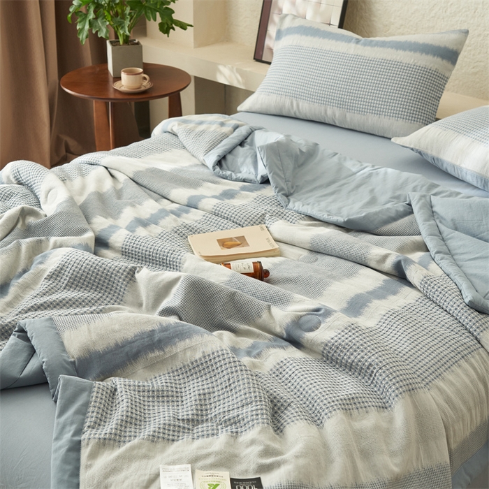 91家纺网 家纺一手货源 找家纺 恬思语家纺 2026春夏新款A类全棉色织大提花棉花夏凉被空调被夏被 洛川-蓝