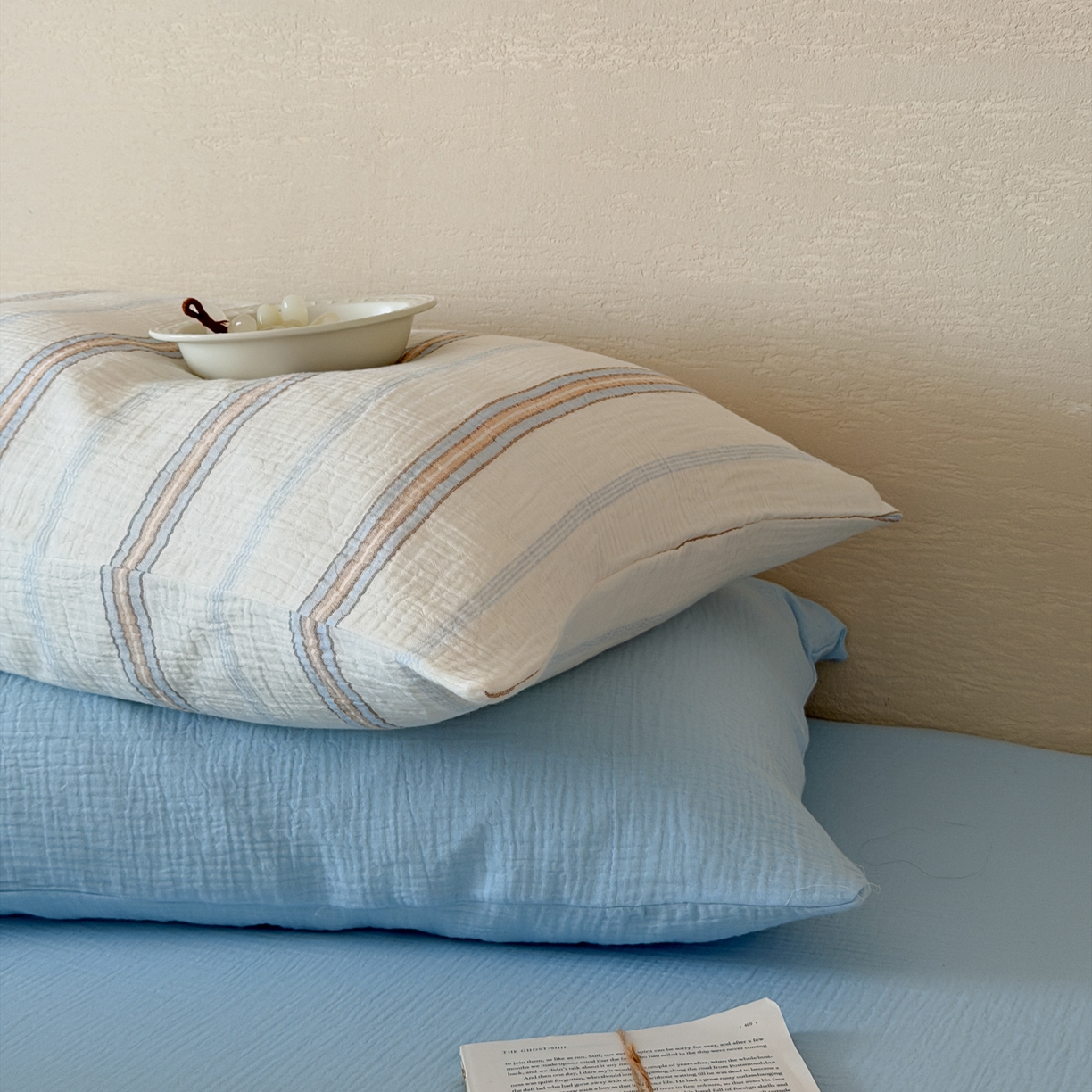 91家纺网 家纺一手货源 找家纺 山舍家居 2026新款全棉纯棉色织条纹皱皱纱布四件套 水手假日