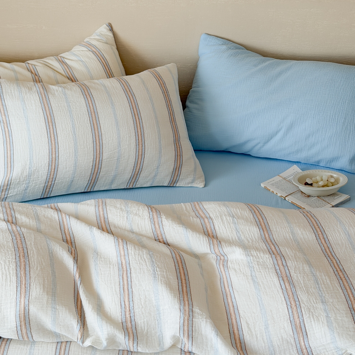 91家纺网 家纺一手货源 找家纺 山舍家居 2026新款全棉纯棉色织条纹皱皱纱布四件套 水手假日