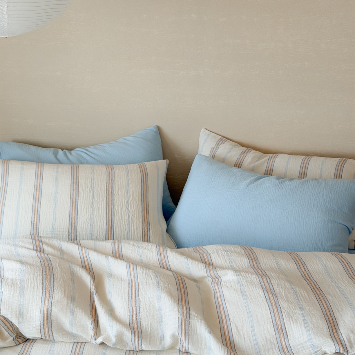 91家纺网 家纺一手货源 找家纺 山舍家居 2026新款全棉纯棉色织条纹皱皱纱布四件套 水手假日