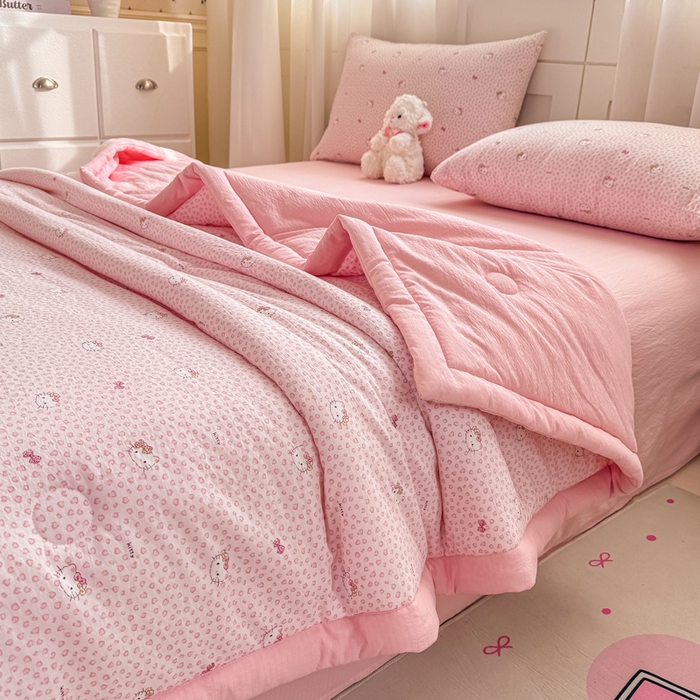 91家纺网 家纺一手货源 找家纺 家喜爱 2026年新款双层皱皱纱新疆棉花夏被夏凉被空调被【可开专票  普票】 粉豹纹Kitty