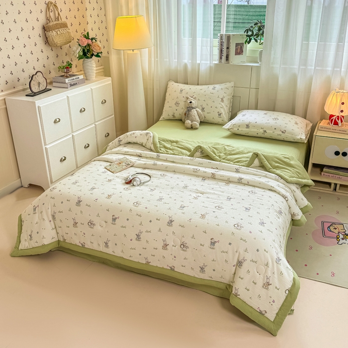 91家纺网 家纺一手货源 找家纺 家喜爱 2026年新款双层皱皱纱新疆棉花夏被夏凉被空调被【可开专票  普票】 绿野迷踪