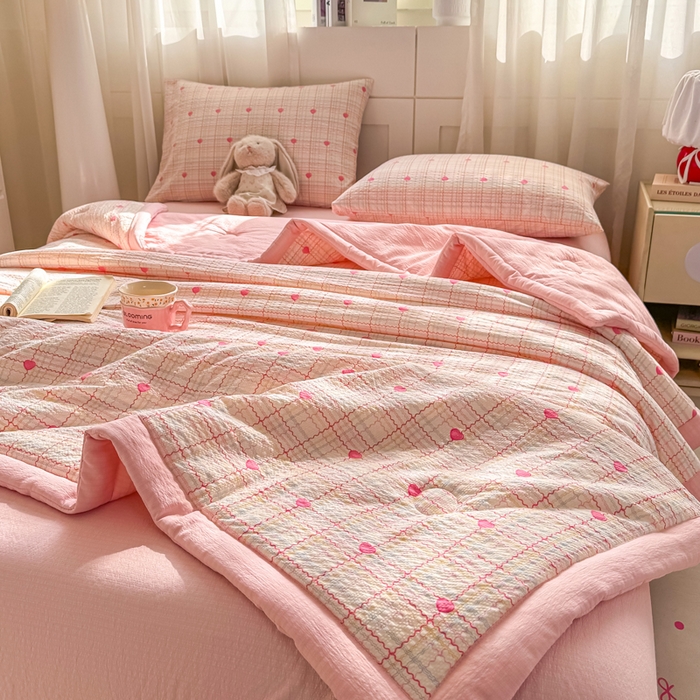 91家纺网 家纺一手货源 找家纺 家喜爱 2026年新款双层皱皱纱新疆棉花夏被夏凉被空调被【可开专票  普票】 格格心