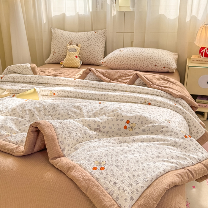 91家纺网 家纺一手货源 找家纺 家喜爱 2026年新款双层皱皱纱新疆棉花夏被夏凉被空调被【可开专票  普票】 樱桃碎碎念